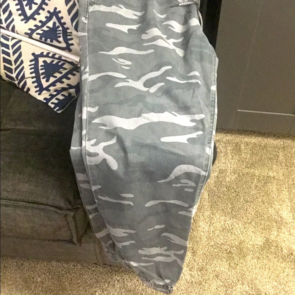 Men’s Camo grey joggers
